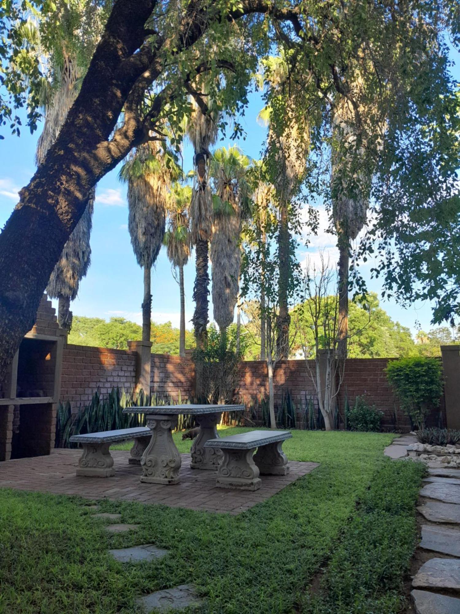 Tsumeb Theater Guesthouse Exterior foto